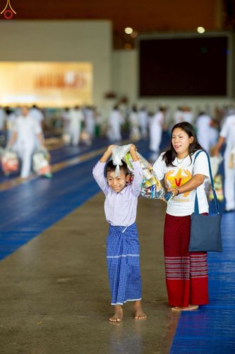 ภาพ No.240569:วันพุธที่ 27 สิงหาคม พ.ศ. 2568 พิธีตักบาตร ในวันธรรมชัย ณ วัดพระธรรมกาย จ.ปทุมธานี