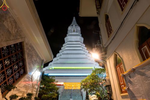 ภาพ No.119334:พิธีจุดประทีปถวายเป็นพุทธบูชา และบูชาธรรมมหาปูชนียาจารย์ พระมงคลเทพมุนี(สด จนฺทสโร) ในโครงการธรรมยาตราฯ วันที่ 26 มกราคม พ.ศ. 2567 ณ อาคารธรรมยาตรา กตัญญูบูชามหาปูชนียาจารย์ ตรงข้ามวัดปากน้ำภาษีเจริญ จ.กรุงเทพมหานคร