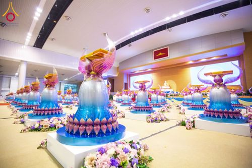 ภาพ No.134474:พิธีทอดผ้าป่าสมทบ มหาสังฆทาน 10,000 วัด ทั่วไทย วันอาทิตย์ต้นเดือนที่ 7 เมษายน พ.ศ.2567 ณ ห้องแก้วสารพัดนึก 1 สภาธรรมกายสากล  วัดพระธรรมกาย จ.ปทุมธานี