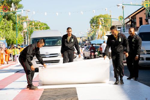 ภาพ No.311263:วันเสาร์ที่ 28 กุมภาพันธ์ พ.ศ. 2569 พิธีตักบาตรพระมหากุศล 11,250 รูป เฉลิมฉลอง 1,250 ปีศรีธรรมราชเจดีย์ สู่มรดกโลก ณ ถนนราชดำเนิน บริเวณหน้าวัดพระมหาธาตุวรมหาวิหาร อ.เมือง จ.นครศรีธรรมราช