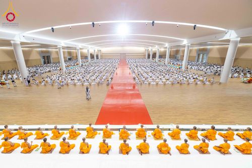 ภาพ No.310660:วันอาทิตย์ที่ 22 กุมภาพันธ์ พ.ศ. 2569 พิธีถวายโคมมาฆประทีป ณ ห้องแก้วสารพัดนึก 2 วัดพระธรรมกาย จ.ปทุมธานี