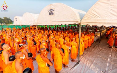 ภาพ No.298600:วันที่ 20 มกราคม พ.ศ. 2569 พิธีถวายภัตตาหารเป็นสังฆทาน แด่พระธรรมยาตรา ณ อนุสรณ์สถานบางปลา วัดบางปลา อำเภอบางเลน จังหวัดนครปฐม ในโครงการธรรมยาตรา กตัญญูบูชา มหาปูชนียาจารย์ พระมงคลเทพมุนี(สด จนฺทสโร) พระผู้ปราบมาร อนุสรณ์สถาน 7 แห่ง ปีที่ 14