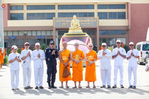 ภาพ No.296233:ภาพเบื้องหลังอาสาสมัครรวมใจ ชุดที่ 2 ในโครงการธรรมยาตรา กตัญญูบูชา มหาปูชนียาจารย์ พระมงคลเทพมุนี(สด จนฺทสโร) พระผู้ปราบมาร อนุสรณ์สถาน 7 แห่ง ปีที่ 14