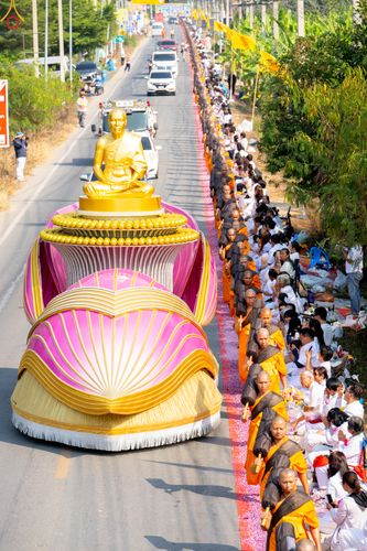 ภาพ No.299416:วันที่ 18 มกราคม พ.ศ. 2569 พิธีต้อนรับพระธรรมยาตรา ณ อนุสรณ์สถานลำดับที่ 5 สถานที่เผยแผ่วิชชาธรรมกายครั้งแรก อนุสรณ์สถานบางปลา วัดบางปลา อำเภอบางเลน จังหวัดนครปฐม ในโครงการธรรมยาตรา กตัญญูบูชา มหาปูชนียาจารย์ พระมงคลเทพมุนี(สด จนฺทสโร) พระผู้ปราบมาร อนุส