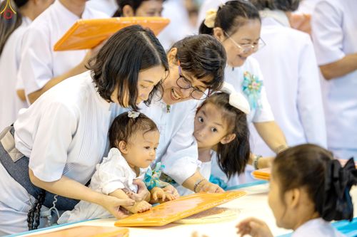 ภาพ No.318550:วันอาทิตย์ต้นเดือนที่ 5 เมษายน พ.ศ.2569 พิธีทอดผ้าป่าสมทบมหาสังฆทาน 40,000 กว่าวัดทั่วประเทศ ณ สภาธรรมกายสากล วัดพระธรรมกาย