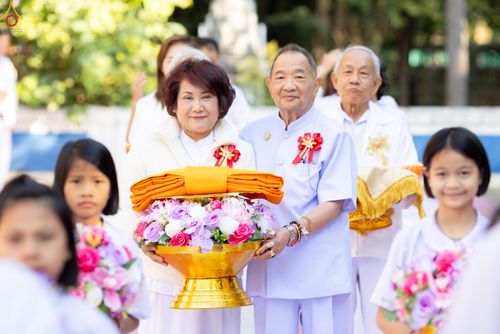 ภาพ No.293264:วันที่ 12 มกราคม พ.ศ. 2569 พิธีทอดผ้าป่าทำนุบำรุงศาสนสถาน ณ วัดพรสวรรค์ อ.สองพี่น้อง จ.สุพรรณบุรี ในโครงการธรรมยาตรา กตัญญูบูชา มหาปูชนียาจารย์ พระมงคลเทพมุนี(สด จนฺทสโร) พระผู้ปราบมาร อนุสรณ์สถาน 7 แห่ง ปีที่ 14