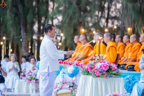 ภาพ No.289237:วันที่ 7 มกราคม พ.ศ. 2569 พิธีตักบาตรพระธรรมยาตรา ณ อนุสรณ์สถานลำดับที่ 1 สถานที่เกิดด้วยรูปกายเนื้อ อนุสรณ์สถานมหาวิหารพระมงคลเทพมุนี (โลตัสแลนด์) อ.สองพี่น้อง จ.สุพรรณบุรี ในโครงการธรรมยาตรา กตัญญูบูชา มหาปูชนียาจารย์ พระมงคลเทพมุนี(สด จนฺทสโร) พระผู้ป