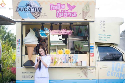 ภาพ No.344078:วันที่ 16 สิงหาคม พ.ศ.2569 การปักชำต้นกล้าเบญจทรัพย์ เพื่อเตรียมดอกไม้บูชาธรรม พระเดชพระคุณหลวงปู่ และโปรยต้อนรับพระธรรมยาตรา ปีที่ 15 ณ โรงเรือนปักชำประตู 8 วัดพระธรรมกาย