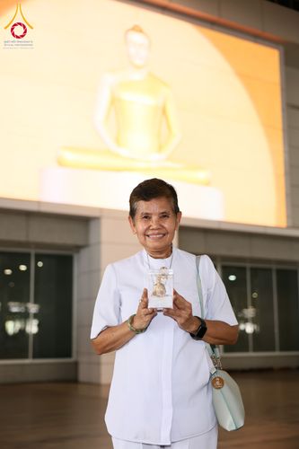 ภาพ No.338147:วันอาทิตย์ต้นเดือน 5 กรกฎาคม พ.ศ.2569 สัมมนาพิเศษ พิธีมอบพระของขวัญ ณ ห้องแก้วสารพัด1 วัดพระธรรมกาย
