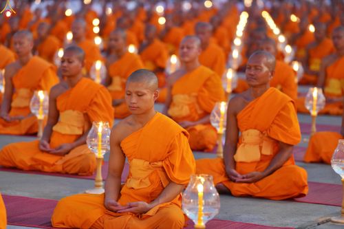 ภาพ No.308161:วันที่ 31 มกราคม พ.ศ. 2569 พิธีจุดประทีปธรรมถวายเป็นพุทธบูชา  และบูชาธรรมมหาปูชนียาจารย์ (ภาพชุดที่ 3) ณ วัดพระธรรมกาย ปทุมธานี ในโครงการธรรมยาตรา กตัญญูบูชา มหาปูชนียาจารย์ พระมงคลเทพมุนี(สด จนฺทสโร) พระผู้ปราบมาร อนุสรณ์สถาน 7 แห่ง ปีที่ 14