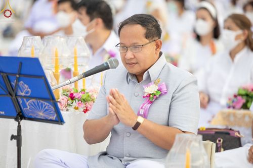 ภาพ No.70195:พิธีจุดประทีปถวายเป็นพุทธบูชา และบูชาธรรมมหาปูชนียาจารย์ ในโครงการธรรมยาตรากตัญญูบูชา มหาปูชนียาจารย์ พระมงคลเทพมุนี(สด จนฺทสโร) พระผู้ปราบมาร ปีที่ 11 ณ อนุสรณ์สถานลำดับที่ 2 สถานที่ตั้งมโนปณิธานบวชตลอดชีวิต อนุสรณ์สถานคลองบางนางแท่น อ.สามพราน จ.นครปฐม 
