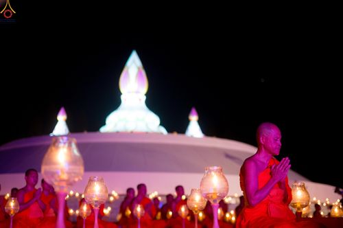 ภาพ No.292187:วันที่ 10 มกราคม พ.ศ. 2569 พิธีจุดประทีปถวายเป็นพุทธบูชา และบูชาธรรมมหาปูชนียาจารย์  ณ อนุสรณ์สถานคลองบางนางแท่น อ.สามพราน จ.นครปฐม ในโครงการธรรมยาตรา กตัญญูบูชา มหาปูชนียาจารย์ พระมงคลเทพมุนี(สด จนฺทสโร) พระผู้ปราบมาร อนุสรณ์สถาน 7 แห่ง ปีที่ 14