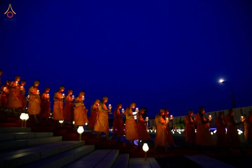 ภาพ No.81796:พิธีจุดวิสาขประทีปและเวียนประทักษิณ เนื่องในวันวิสาขบูชา วันเสาร์ที่ 3 มิถุนายน 2566 ณ ลานธรรมพระมหาธรรมกายเจดีย์ วัดพระธรรมกาย จ.ปทุมธานี
