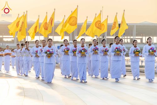 ภาพ No.320832:วันเสาร์ที่ 11 เมษายน พ.ศ.2569 พิธีเวียนประทักษิณ พิธีวันทาเจดีย์ โครงการอุปสมบทหมู่ บูชาธรรมหลวงพ่อธัมมชโย พ.ศ.2569 โครงการอุปสมบทหมู่ธรรมทายาท ระดับอุดมศึกษา รุ่น 53 (ภาคฤดูร้อน) ณ วัดพระธรรมกาย ปทุมธานี