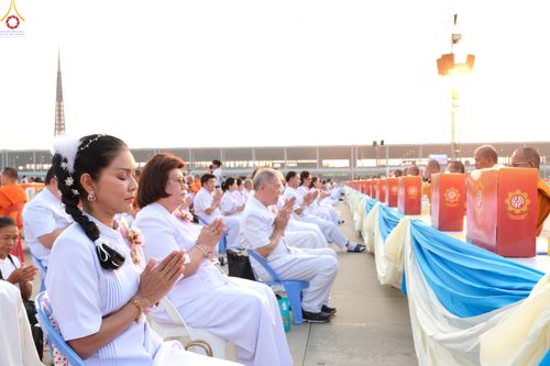 ภาพ No.324658:วันที่ 22 เมษายน พ.ศ.2569 (วันคุ้มครองโลก) บรรยากาศสาธุชน ในงานถวายมหาสังฆทาน 40,000 กว่าวัดทั่วประเทศ ณ ลานธรรม วัดพระธรรมกาย