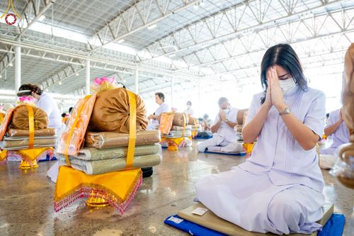 ภาพ No.66456:พิธีถวายอุปกรณ์เครื่องกันหนาว แด่คณะพระภิกษุ สามเณร วัดพระธรรมกาย วันเสาร์ที่ 10 ธันวาคม พ.ศ. 2565 ณ สภาธรรมกายสากล วัดพระธรรมกาย จ.ปทุมธานี