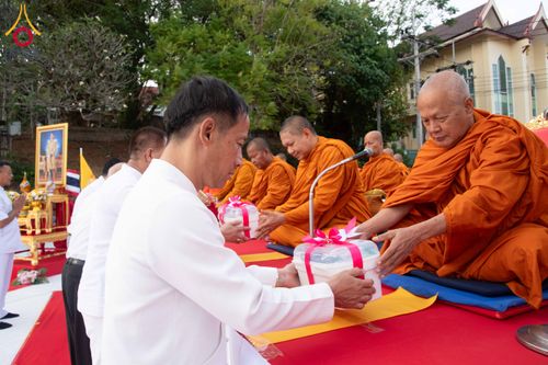 ภาพ No.310308:วันอาทิตย์ที่ 15 กุมภาพันธ์ พ.ศ. 2569 ตักบาตรพระ 1,000 รูป เมืองตรัง ปีที่ 2 ณ ลานพระบรมราชานุสาวรีย์ รัชกาลที่ 5 (หน้าศาลจังหวัดตรัง)อ.เมือง จ.ตรัง