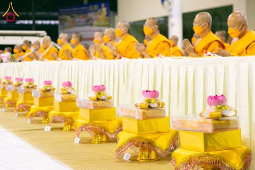 ภาพ No.121203:พิธีถวายภัตตาหารเป็นสังฆทาน แด่คณะพระธรรมยาตราฯ ในโครงการธรรมยาตรากตัญญูบูชา มหาปูชนียาจารย์ พระมงคลเทพมุนี(สด จนฺทสโร) พระผู้ปราบมาร อนุสรณ์สถาน 7 แห่ง ปีที่ 12 วันที่ 30 มกราคม พ.ศ. 2567 ณ สภาธรรมกายสากล วัดพระธรรมกาย