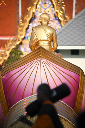 ภาพ No.295352:วันที่ 16 มกราคม พ.ศ. 2569 พิธีต้อนรับพระธรรมยาตรา อนุสรณ์สถานลำดับที่ 4 (ภาพชุดที่ 2) สถานที่เกิดด้วยกายธรรม ณ วัดโบสถ์บน ต.บางคูเวียง จ.นนทบุรี ในโครงการธรรมยาตรา กตัญญูบูชา มหาปูชนียาจารย์ พระมงคลเทพมุนี(สด จนฺทสโร) พระผู้ปราบมาร อนุสรณ์สถาน 7 แห่ง ปี