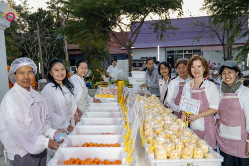 ภาพ No.293727:วันที่ 14 มกราคม พ.ศ. 2569  พิธีถวายภัตตาหารเป็นสังฆทาน แด่พระธรรมยาตรา  ณ วัดสองพี่น้อง ต.ต้นตาล อ.สองพี่น้อง จ.สุพรรณบุรี  ในโครงการธรรมยาตรา กตัญญูบูชา มหาปูชนียาจารย์  พระมงคลเทพมุนี(สด จนฺทสโร) พระผู้ปราบมาร  อนุสรณ์สถาน 7 แห่ง ปีที่ 14