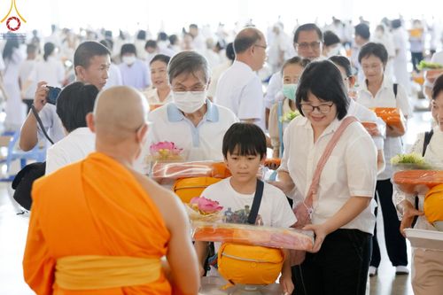 ภาพ No.131707:พิธีร่วมบุญบรรพชาสามเณร 5,000 รูป ณ บ้านแก้วเรือนทองคุณยาย สภาธรรมกายสากล วัดพระธรรมกาย วันเสาร์ที่ 23 มีนาคม พ.ศ. 2567