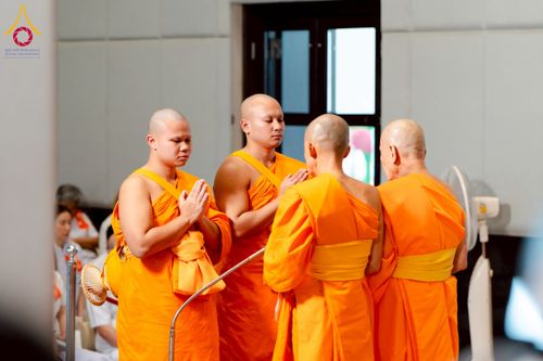 ภาพ No.223857:วันอาทิตย์ที่ 11 พฤษภาคม พ.ศ. 2568 พิธีอุปสมบทสามเณรเปรียญธรรมอุปสมบทอุทิศชีวิต 9 รูป อุบาสก 1 ท่าน ณ อุโบสถพระไตรปิฏกวัดพระธรรมกาย