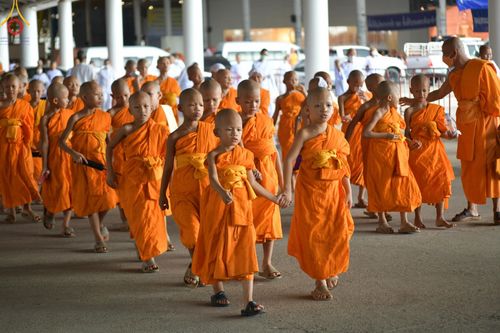 ภาพ No.147170:พิธีมุทิตาสักการะพระภิกษุ ผู้สอบได้เปรียญธรรม 9 ประโยคระดับโลกปีที่ 36, พิธีมอบโล่เกียรติยศและทุนการศึกษา สำนักเรียนบาลีดีเด่นทั่วประเทศ, พิธีถวายมหาสังฆทานคณะสงฆ์ 2,000 กว่าวัด ทั่วประเทศ ปีที่ 24, พิธีถวายไทยธรรมคณะสงฆ์ 323 วัด 4 จังหวัดชายแดนภาคใต้