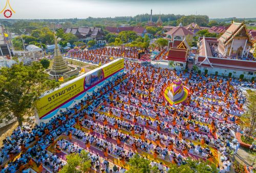 ภาพ No.193375:พิธีต้อนรับพระธรรมยาตรา ณ อนุสรณ์สถาน สถานที่เกิดในเพศสมณะ วัดสองพี่น้อง อำเภอสองพี่น้อง จังหวัดสุพรรณบุรี ในโครงการธรรมยาตรา กตัญญูบูชา มหาปูชนียาจารย์ พระมงคลเทพมุนี(สด จนฺทสโร) พระผู้ปราบมาร อนุสรณ์สถาน 7 แห่ง ปีที่ 13 วันที่ 11 มกราคม พ.ศ. 2568