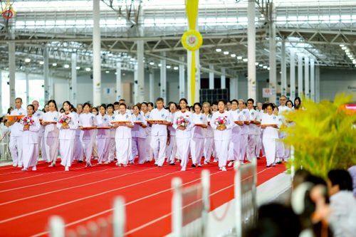 ภาพ No.240811:วันพุธที่ 27 สิงหาคม พ.ศ. 2568 พิธีทอดผ้าป่าเพื่อสร้างอาคาร  82 ปี หลวงพ่อธัมมชโย สมทบกฐินวัดพระธรรมกาย และกฐิน 30,000 วัดทั่วประเทศ ครั้งที่ 1