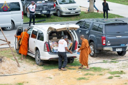 ภาพ No.212547:วันเสาร์ที่ 22 มีนาคม พ.ศ. 2568 พิธีถวายสังฆทานแด่คณะสงฆ์ 323 วัด ปีที่ 21 ครั้งที่ 175 พิธีมอบกองทุนหนุนแรงใจช่วยครูใต้ ปีที่ 18 ครั้งที่ 139 และพิธีทำบุญอุทิศส่วนกุศลให้ผู้วายชนม์ ณ ศูนย์ปฏิบัติธรรมภาคใต้ อำเภอบางกล่ำ จังหวัดสงขลา