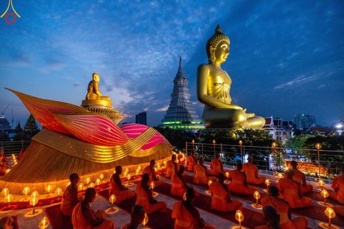 ภาพ No.119280:พิธีจุดประทีปถวายเป็นพุทธบูชา และบูชาธรรมมหาปูชนียาจารย์ พระมงคลเทพมุนี(สด จนฺทสโร) ในโครงการธรรมยาตราฯ วันที่ 26 มกราคม พ.ศ. 2567 ณ อาคารธรรมยาตรา กตัญญูบูชามหาปูชนียาจารย์ ตรงข้ามวัดปากน้ำภาษีเจริญ จ.กรุงเทพมหานคร