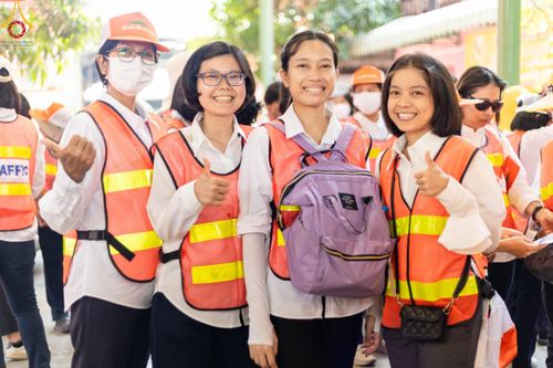 ภาพ No.117069:V.16 เป็นทีม การเตรียมงาน เก็บงาน การรับบุญของเจ้าหน้าที่หน่วยงานต่างๆ เพื่อโครงการธรรมยาตรา กตัญญูบูชามหาปูชนียาจารย์ พระมงคลเทพมุนี (สด จนฺทสโร) พระผู้ปราบมาร อนุสรณ์สถาน 7 แห่ง ปีที่ 12 ระหว่างวันที่ 2 - 31 มกราคม พ.ศ. 2567