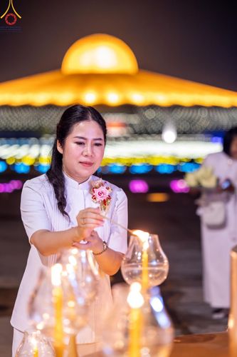 ภาพ No.154929:พิธีจุดประทีป, พิธีฉลองชัยสวดมนต์บทธัมมจักกัปปวัตนสูตร ณ มหารัตนวิหารคด วัดพระธรรมกาย วันอังคารที่ 17 กันยายน พ.ศ. 2567