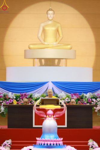 ภาพ No.150021:พิธีตักบาตร , พิธีปฎิบัติธรรม , พิธีถวายภัตตาหารเมนูสวรรค์ ในพรรษาแห่งการเข้าถึงธรรม วันธรรมชัย วันอังคารที่ 27 สิงหาคม พ.ศ.2567 ณ สภาธรรมกายสากล วัดพระธรรมกาย