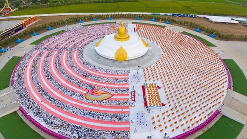 ภาพ No.118583:พิธีตักบาตรพระธรรมยาตรา ปีที่ 12 ณ อนุสรณ์สถานลำดับที่ 5 สถานที่เผยแผ่วิชชาธรรมกายครั้งแรก อนุสรณ์สถานบางปลา จ.นครปฐม วันที่ 25 มกราคม พ.ศ. 2567