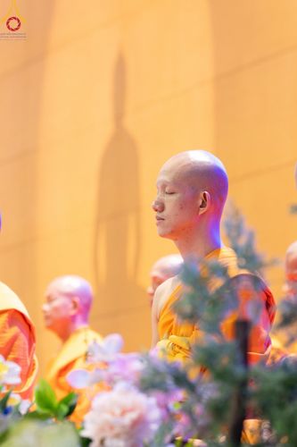 ภาพ No.136681:พิธีตักบาตร พิธีบูชาข้าวพระ ในวันอาทิตย์ต้นเดือนที่ 5 พฤษภาคม พ.ศ. 2567 ณ วัดพระธรรมกาย จ.ปทุมธานี