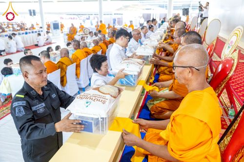 ภาพ No.230272:วันเสาร์ที่ 28 มิถุนายน พ.ศ. 2568 พิธีถวายสังฆทาน 323 วัด 4 จังหวัดชายแดนใต้ ปีที่ 21 ครั้งที่ 178 พิธีมอบกองทุนหนุนแรงใจช่วยครูใต้ ปีที่ 18 ครั้งที่ 142 ณ ศูนย์อบรมเยาวชนจังหวัดปัตตานี