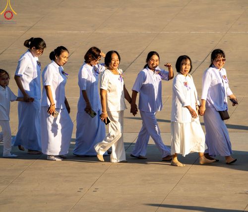ภาพ No.105361:พิธีตักบาตรฉลองพระบวชใหม่ รุ่นบูชาธรรมมหาปูชนียาจารย์ และต้อนรับศักราชใหม่ วันจันทร์ที่ 1 มกราคม พ.ศ. 2567 ณ ลานธรรมพระมหาธรรมกายเจดีย์ วัดพระธรรมกาย