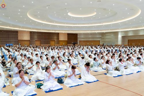 ภาพ No.242264:วันที่ ๒๙ - ๓๑ สิงหาคม พ.ศ. ๒๕๖๘ สัมมนารวมใจผู้นำบุญ บูชาธรรม ๘๑ ปี  หลวงพ่อธัมมชโย รุ่นที่ ๒ กฐินสามัคคีทั่วไทย ๓๐,๐๐๐ วัด โครงการอุปสมบทบูชาธรรมมหาปูชนียาจารย์  ๓,๐๐๐ รูป