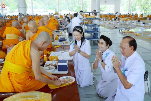 ภาพ No.234865:วันศุกร์ที่ 25 กรกฎาคม พ.ศ. 2568 (วันพระ แรม 15 ค่ำ เดือน 8) พิธีบุพเปตพลี ครั้งที่ 167 ร่วมอุทิศบุญแด่หมู่ญาติที่ล่วงลับไปแล้ว และสืบทอดอายุพระพุทธศาสนา ณ หอฉันคุณยายอาจารย์ฯ วัดพระธรรมกาย