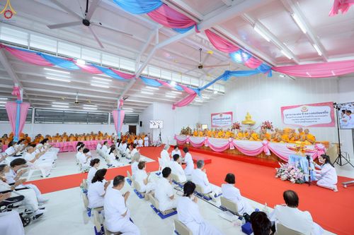 ภาพ No.272300:วันเสาร์ที่ 1 พฤศจิกายน พ.ศ. 2568 พิธีทอดกฐินสามัคคี สร้างกุฏิหมู่สามเณร ณ ศูนย์ปฏิบัติธรรมเบญจธรรม ปทุมธานี  ต.บ้านปทุม อ.สามโคก จ.ปทุมธานี