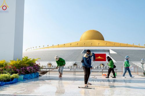 ภาพ No.220799:วันที่ 24-25 เมษายน พ.ศ. 2568 การเก็บงาน ผ้ารับประเคน ผ้าระบาย โต๊ะ เก้าอี้  ภายหลังงานวันคุ้มครองโลก ณ วัดพระธรรมกาย