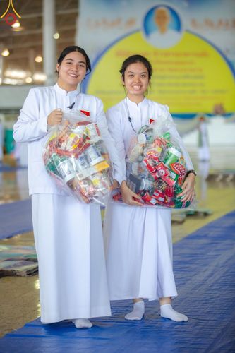 ภาพ No.150606:V.44 เพื่อพ่อ ภาพเตรียมงาน ปฎิบัติงาน ของเจ้าหน้าที่ อาสาสมัคร ทุกสถานะ เพื่อความสำเร็จ ในงานวันธรรมชัย วันอังคารที่ 27 สิงหาคม พ.ศ. 2567