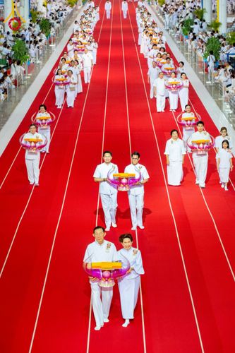 ภาพ No.215413:วันอาทิตย์ต้นเดือนที่ 6 เมษายน พ.ศ. 2568 ขบวนอัญเชิญผ้าป่าสมทบ มหาสังฆทาน 40,000 กว่าวัดทั่วประเทศ ณ สภาธรรมกายสากล วัดพระธรรมกาย