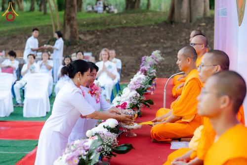 ภาพ No.174740:พิธีทอดกฐิน ศูนย์ปฏิบัติธรรมนานาชาติปาย อำเภอปาย จังหวัดแม่ฮ่องสอน พิธีวางดวงแก้ว โปรยรัตนชาติ สถาปนาอาคารปฏิบัติธรรม 80 ปี ครูบาไชยบูลย์ (หลวงพ่อธัมมชโย) วันที่ 27 ตุลาคม พ.ศ. 2567