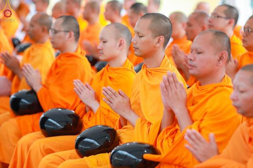 ภาพ No.146467:มหาสังฆทานถวายเป็นพุทธบูชาครั้งยิ่งใหญ่ โครงการทำบุญตักบาตร เพื่อถวายเป็นพระราชกุศล เนื่องในโอกาสมหามงคลเฉลิมพระชนมพรรษา พระบาทสมเด็จพระเจ้าอยู่ห้วฯ ทรงเจริญพระชนมพรรษา 6 รอบ 72 พรรษา