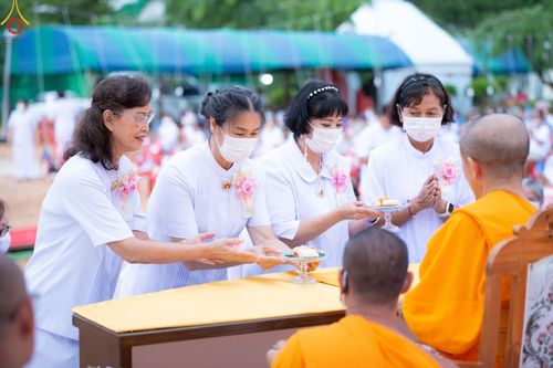 ภาพ No.84400:พิธีทอดผ้าป่า พิธีอัญเชิญปฐมรัตนปฐวี และพิธีตอกเสาเข็มต้นสุดท้าย เพื่อสถาปนาอาคาร 80 ปี หลวงพ่อธัมมชโย ณ ศูนย์ปฏิบัติธรรมวิหารแดง ตำบลเจริญธรรม อำเภอวิหารแดง จ.สระบุรี  วันที่ 23 กรกฎาคม พ.ศ. 2566