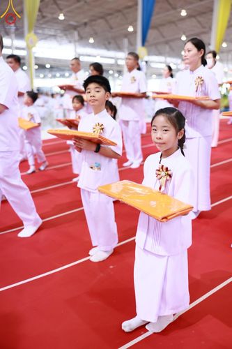 ภาพ No.160147:พิธีทอดผ้าป่าสมทบกฐินวัดพระธรรมกาย และสมทบกฐิน 30,000 วัดทั่วไทย ครั้งที่ 3 ณ สภาธรรมกายสากล วัดพระธรรมกาย วันพฤหัสบดีที่ 10 ตุลาคม พ.ศ. 2567