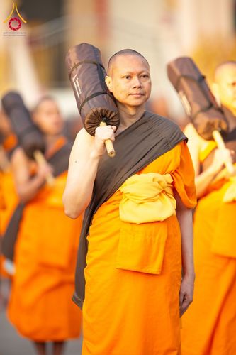 ภาพ No.197084:พระธรรมยาตราปฏิบัติธรรม และถ่ายภาพหมู่ประวัติศาสตร์ ณ วัดโบสถ์(บน) ตำบลบางคูเวียง อำเภอบางกรวย จังหวัดนนทบุรี ในโครงการธรรมยาตรา กตัญญูบูชา มหาปูชนียาจารย์ พระมงคลเทพมุนี(สด จนฺทสโร) พระผู้ปราบมาร อนุสรณ์สถาน 7 แห่ง ปีที่ 13 วันที่ 18 มกราคม พ.ศ. 2568