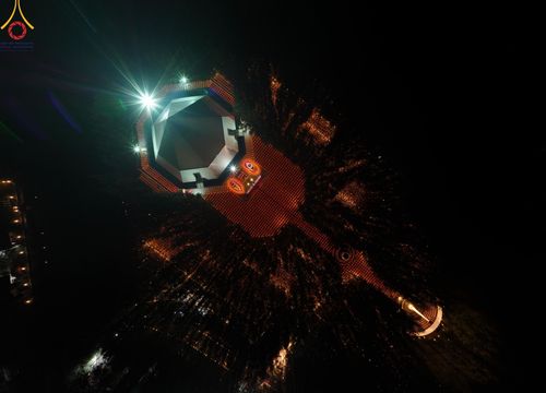 ภาพ No.190166:พิธีจุดประทีปถวายเป็นพุทธบูชา และบูชาธรรมมหาปูชนียาจารย์ ณ อนุสรณ์สถานมหาวิหารพระมงคลเทพมุนี (โลตัสแลนด์) อ.สองพี่น้อง จ.สุพรรณบุรี ในโครงการธรรมยาตรา กตัญญูบูชา มหาปูชนียาจารย์ พระมงคลเทพมุนี(สด จนฺทสโร) พระผู้ปราบมาร อนุสรณ์สถาน 7 แห่ง ปีที่ 13